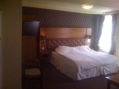 Hotel Ye Olde Griffin March